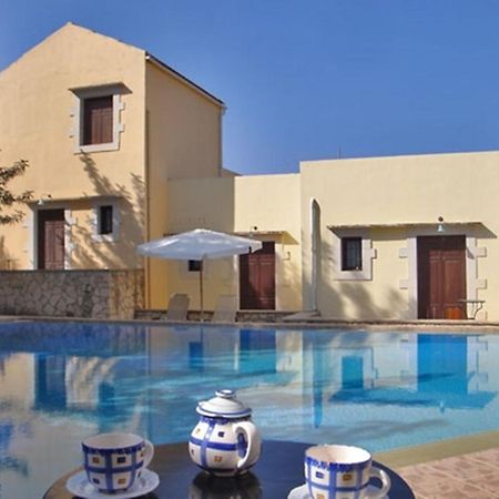 Koprana Heliopetra Independant Studios -Village Close To Beaches -Sharing A Large Pool מראה חיצוני תמונה