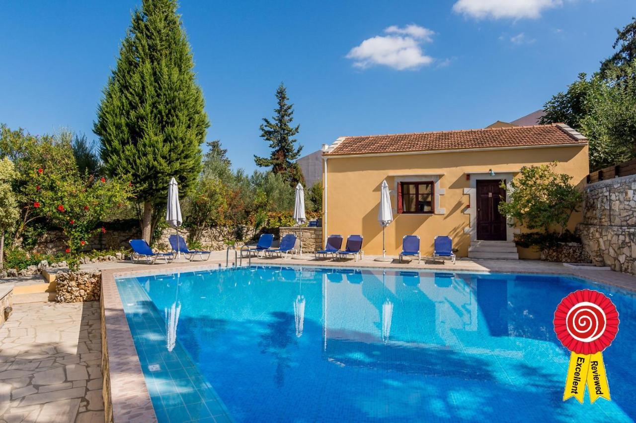 Koprana Heliopetra Independant Studios -Village Close To Beaches -Sharing A Large Pool מראה חיצוני תמונה