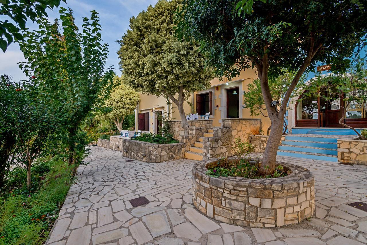 Koprana Heliopetra Independant Studios -Village Close To Beaches -Sharing A Large Pool מראה חיצוני תמונה